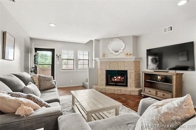 Building Photo - 9102 S Urbana Ave