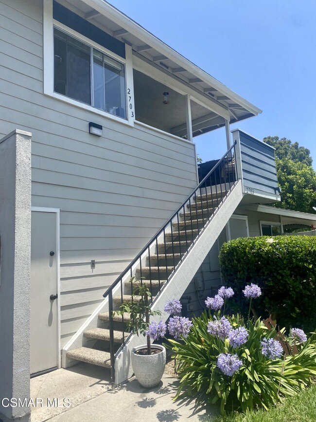 Building Photo - 2703 W Meadowwood