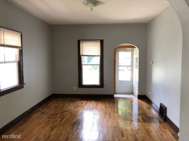 Building Photo - 2 br, 1 bath House - 1134 McCullough St