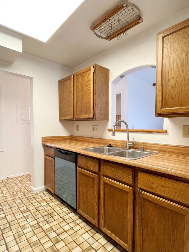 Foto del edificio - 3421 Corvus Place