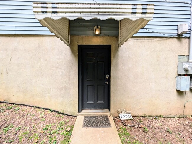 Building Photo - 1220 Gorman St