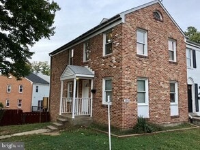 Building Photo - 2916 Wren Ct