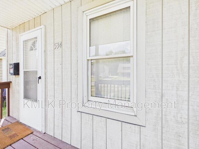 Building Photo - 534 Gage St