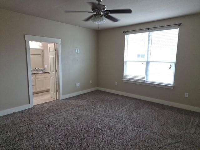 Building Photo - 213 Lily Ln