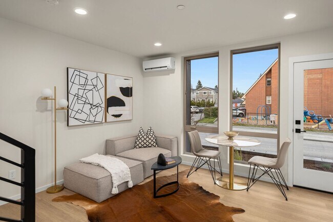 Foto del edificio - Capital Hill New Townhomes