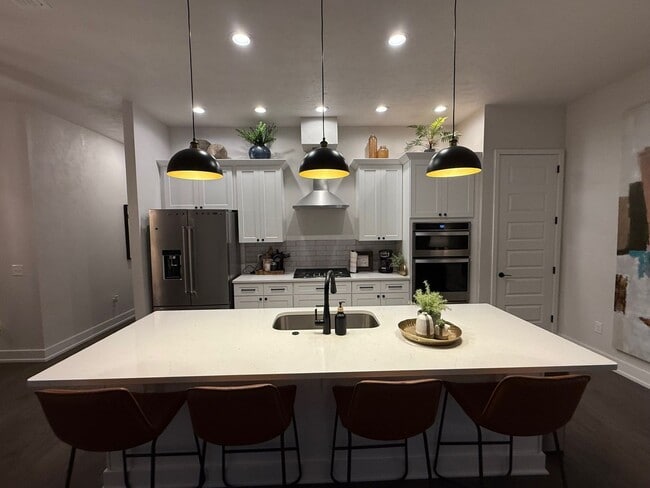 Foto del edificio - Beautiful Home located in Fairway Pointe