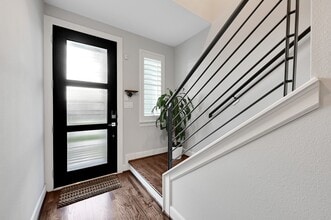 Building Photo - 1715 Goliad St