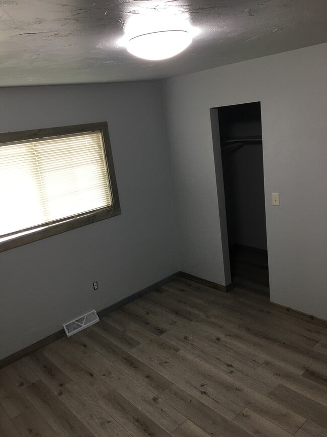 Building Photo - 1433 Witzel Ave