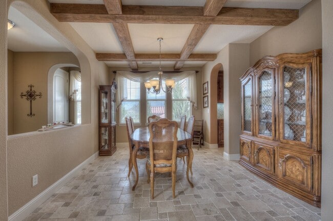 Building Photo - Beautiful former Meritage model home in the heart of Somersett. 4bed/3.5bath/3car 3764sf