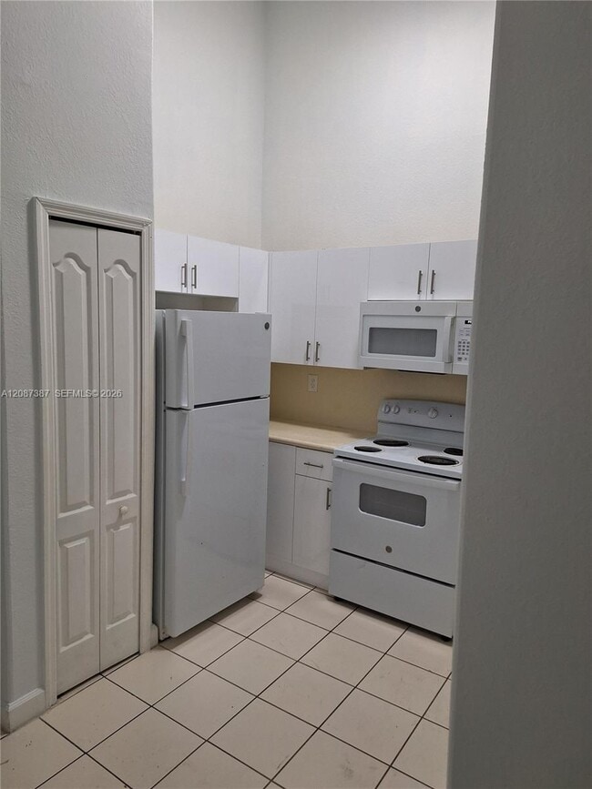 Building Photo - 1666 SE 27th Ct