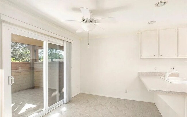 Building Photo - "Charming 1-Bedroom Retreat: Cozy 717 Sq Ft Haven in Sunny CA!"