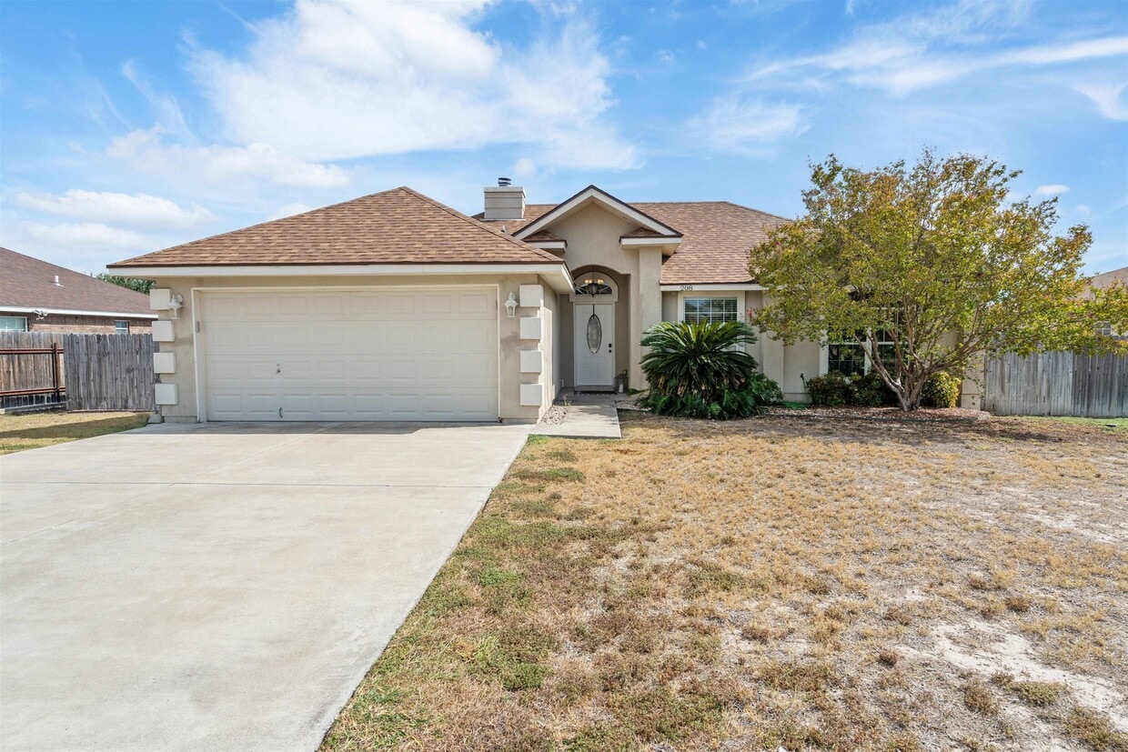 Primary Photo - 208 Ramon Cardenas Dr