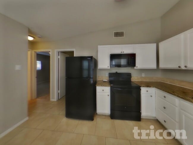 Building Photo - 6333 Village Club