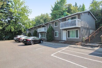 Building Photo - 5704 SW Beaverton Hillsdale Hwy