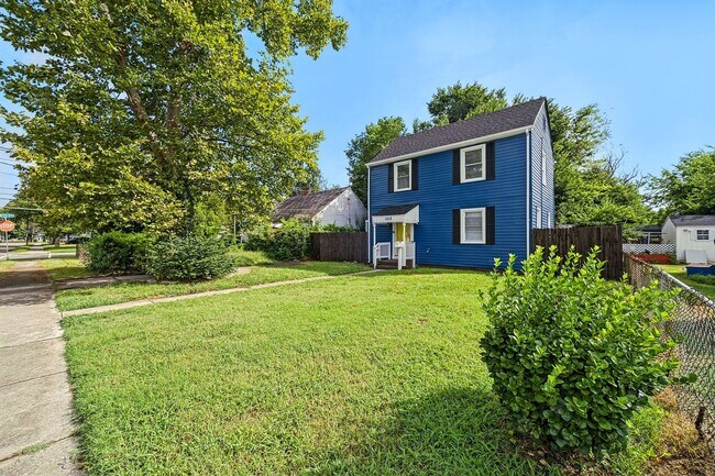Building Photo - 1512 Rolfe Pl