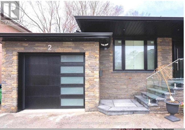 Building Photo - 2 Groveland Crescent