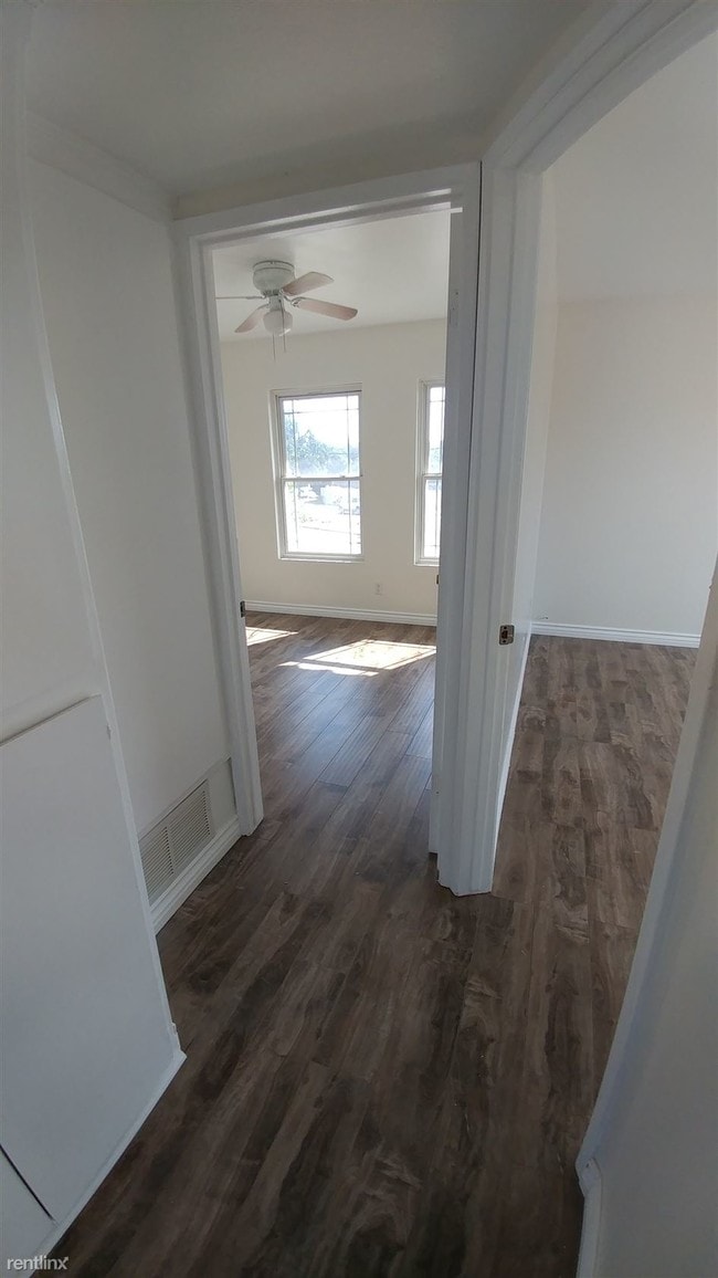 Building Photo - 3 br, 2 bath Condo - 13929 Magnolia Street