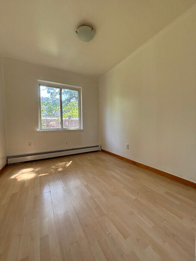 Foto del edificio - 913 E 15th St