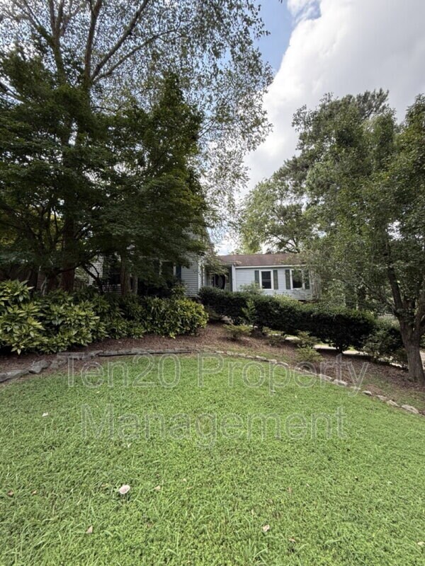 Building Photo - 3812 Wingate Dr