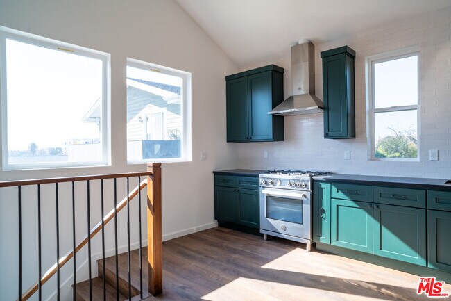 Foto del edificio - 401 1/2-402 Firmin St