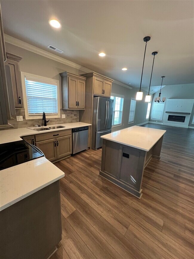 Foto del edificio - 556 Cumberland Pointe Ln