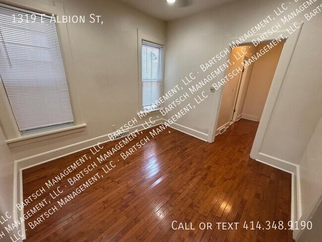 Foto del edificio - 1319 E Albion St