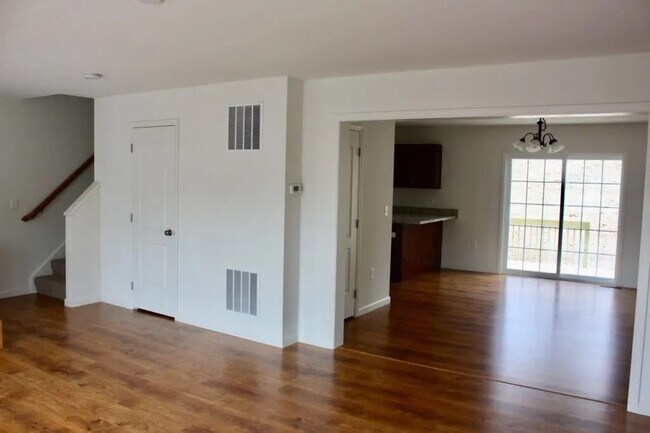 Foto del edificio - 760 Oak Leaf Ln