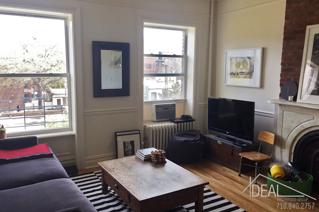 Foto principal - 241 Clermont Ave