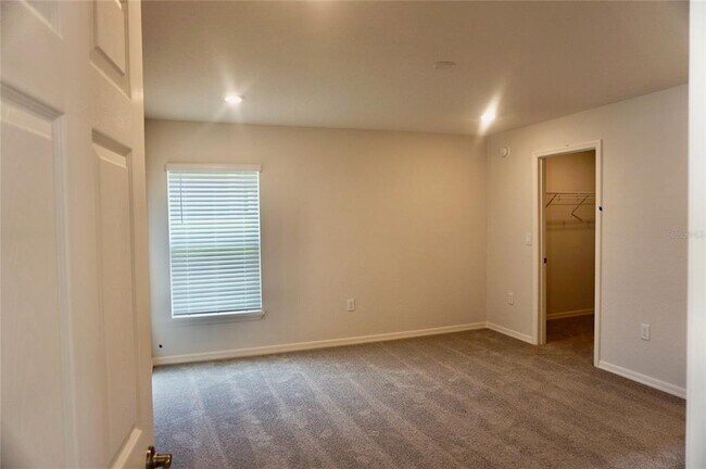Building Photo - 2607 Tulip Dr