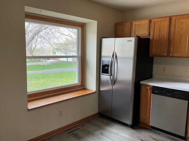 Building Photo - 16776 Hershey Ct