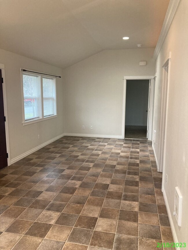 Building Photo - 1020 NE 12th St