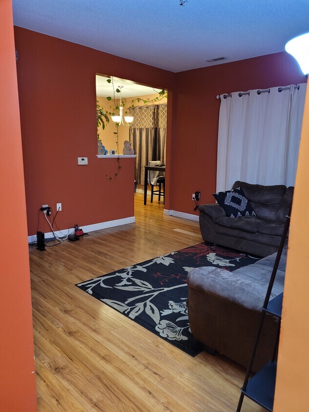 Foto principal - 94 Mill St