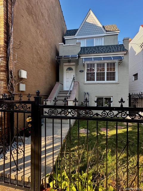 Foto del edificio - 1011 E 227th St