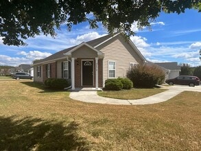 Building Photo - 2470 Shadow Valley Rd