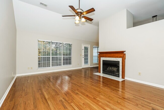 Building Photo - 4413 Benchmark Dr