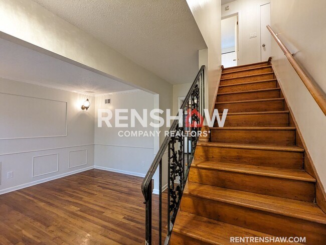 Foto del edificio - Charming 4 Bedroom / 2.5 Bath Upgraded Pro...