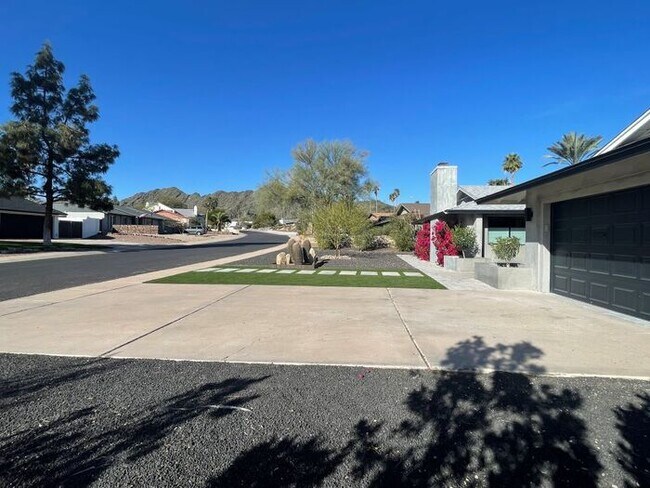 Foto del edificio - 2424 E Beryl Ave, Phoenix