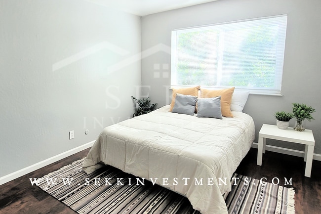 Interior Photo - 1533 Harmon St