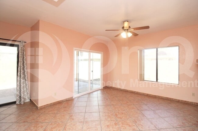 Building Photo - 18806 N 42nd Dr