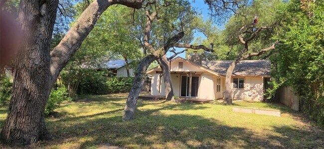 Foto del edificio - 5101 Meadow Creek Cove