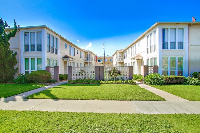 Building Photo - 4667 N Banner Dr