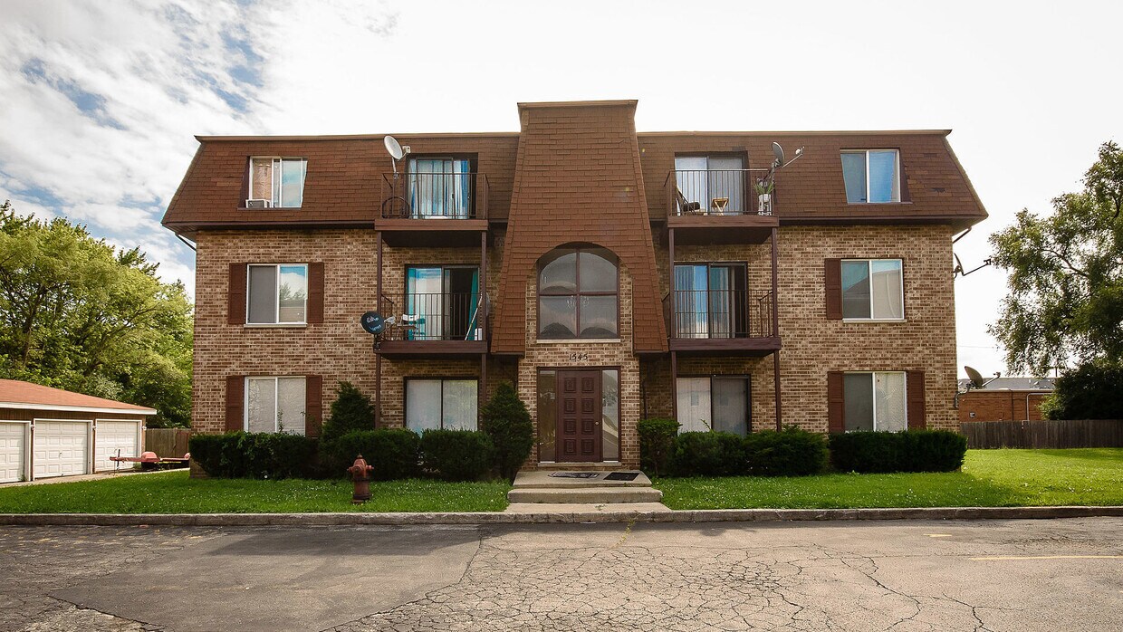 1545 Ardmore Ave Unit C, Villa Park, IL 60181 Room for Rent in Villa
