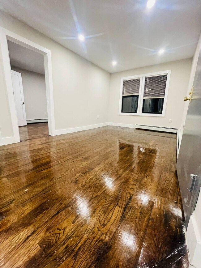 Foto del edificio - 211-30 99th Ave