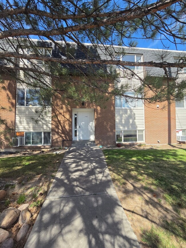 Building Photo - 265 E 8880 S