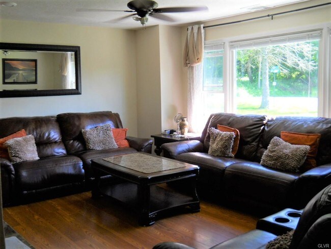 Foto del edificio - 420 Snowhill Rd