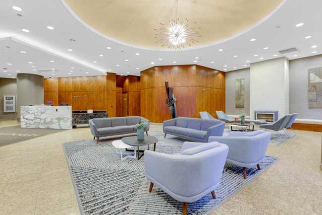 Foto del edificio - 222 N Columbus Dr