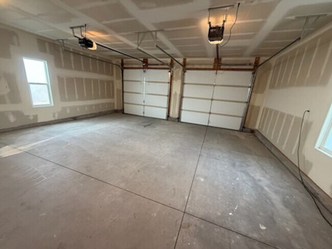 Building Photo - Rural freedom