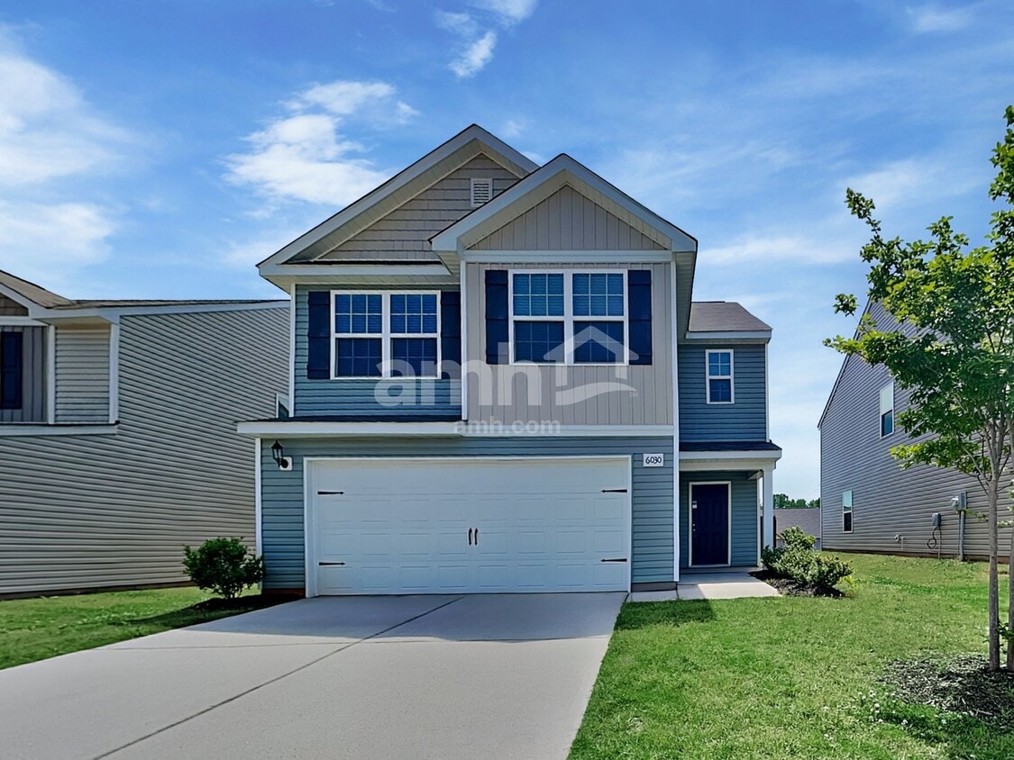 Foto principal - 6030 Mason Tucker Dr
