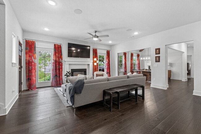 Building Photo - 393 N Ainsley Loop