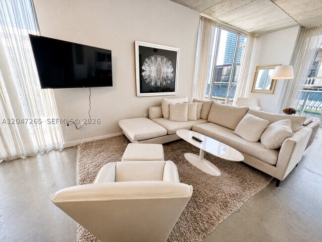Foto del edificio - 151 SE 1st St